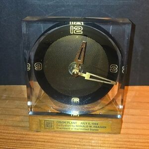 RARE 1984 GM ORION PLANT OHIO PRESIDENT RONALD REAGAN DEDICATION DESK CLOCK